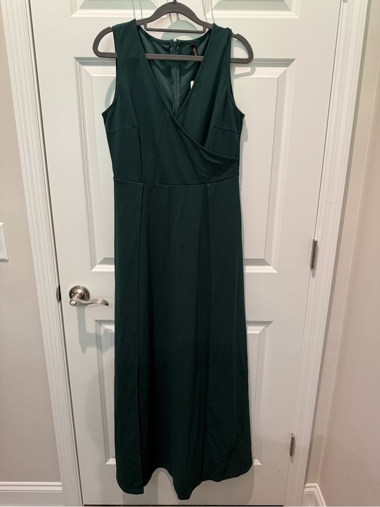 mushare Dresses & Skirts - Sleeveless Emerald V-Neck Maxi Dress NWT